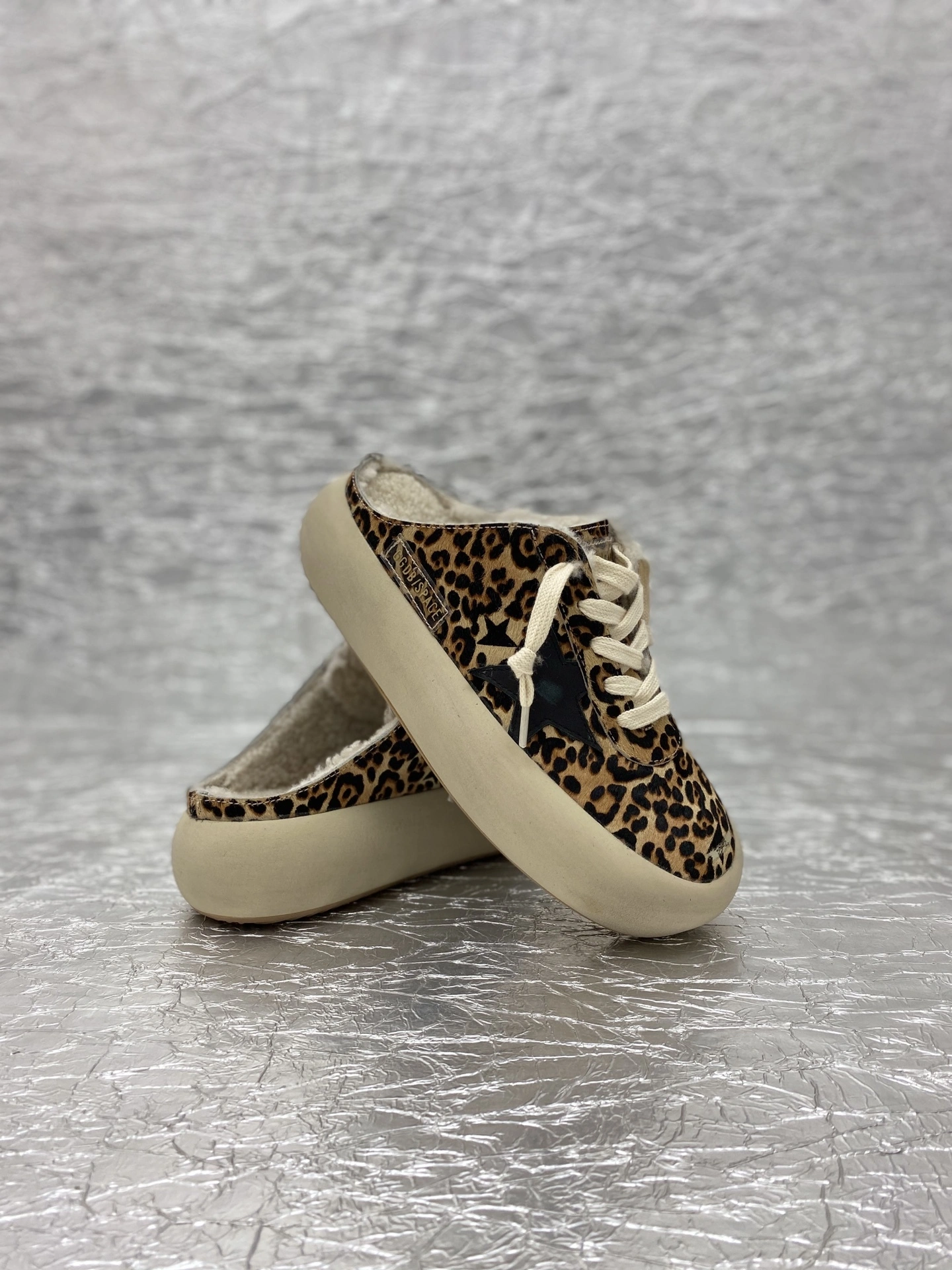 OOBB-- 6642 GWF00349.F003000.81472 Space cowhide item:E-X362J2909T